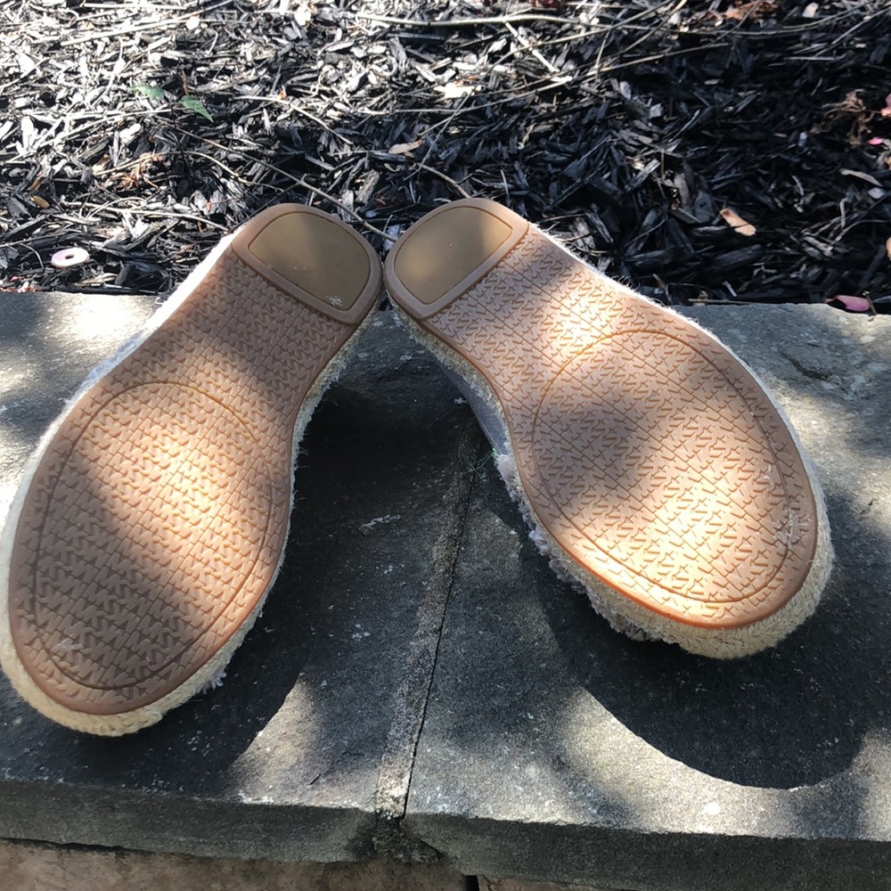 Women’s Michael Kors flats. Size 6. - Picture 4 of 7